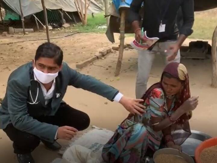 Rajasthan News: जालौर में टीकाकरण के लिए पहुंची टीम को देख भागने लगीं महिलाएं, कुछ ने धमकाया, जानें आगे क्या हुआ Vaccination team in Jalore Rajasthan women refused to vaccinate and threatened team ANN Rajasthan News: जालौर में टीकाकरण के लिए पहुंची टीम को देख भागने लगीं महिलाएं, कुछ ने धमकाया, जानें आगे क्या हुआ