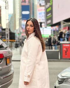 Hina Khan: न्यूयॉर्कमध्ये हिना खानचं नवं फोटोशूट; फोटो चर्चेत