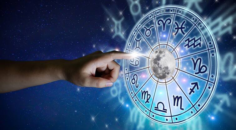 astrology trigrahi yog these 5 zodiac sign are very auspicious they get bumper money during this yog Astrology: त्रिग्रही योग इन 5 राशि के जातकों को बना देगा मालामाल, मकर राशि में प्रवेश करेंगे ये तीन प्रमुख ग्रह