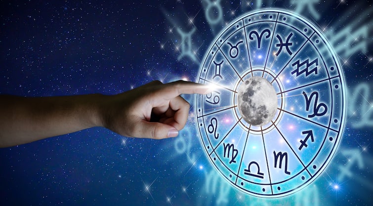 Astrology: त्रिग्रही योग इन 5 राशि के जातकों को बना देगा मालामाल, मकर राशि में प्रवेश करेंगे ये तीन प्रमुख ग्रह