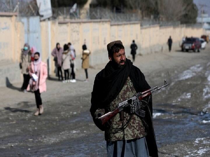 Afghans started getting back on track now Taliban gave this big statement on opening girls schools Afghanistan News: धीरे-धीरे पटरी पर लौटने लगी अफगानिस्तानियों की जिंदगी, अब तालिबान ने लड़कियों के स्कूल खोलने पर दिया ये बड़ा बयान