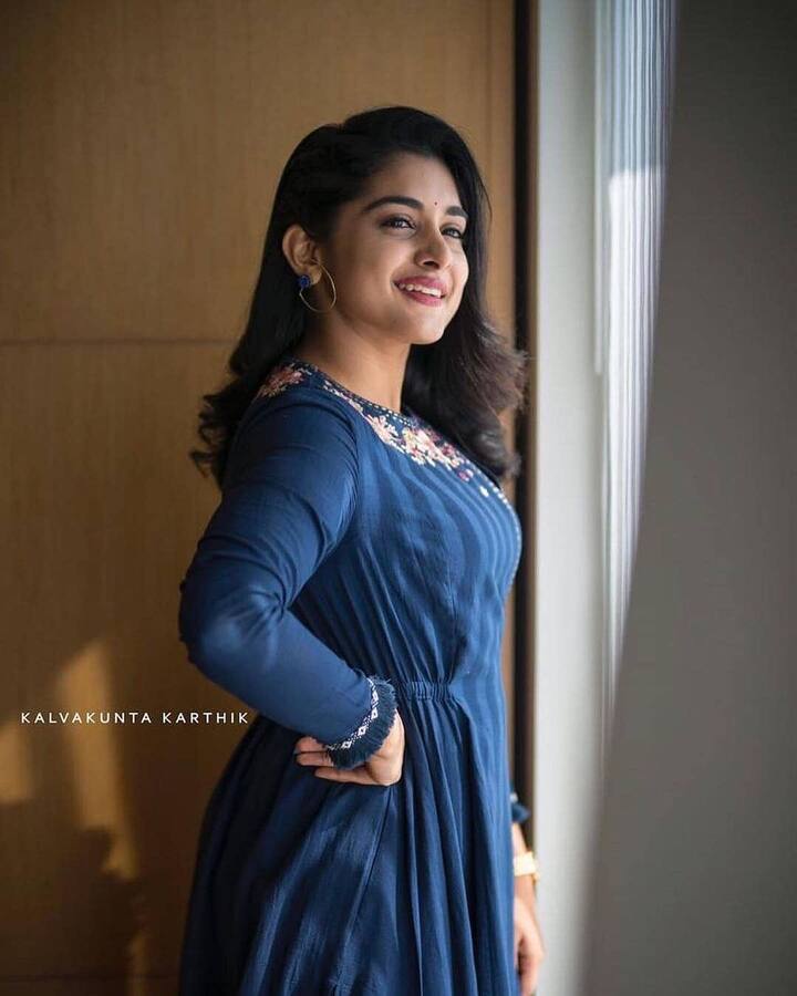 உன்ன விட்டு நான் பிரிஞ்சா வாழ்க்க அத்து போகும் அழகே கண்ண விட்டு நீ மறஞ்சா பார்வை செத்து போகும்