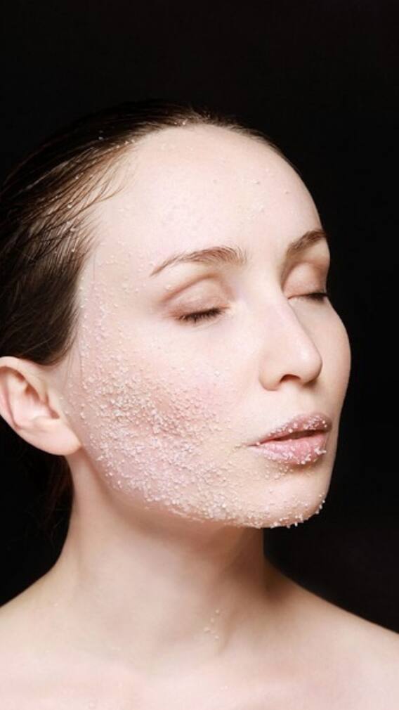 ঠোঁটের যত্ন নিন