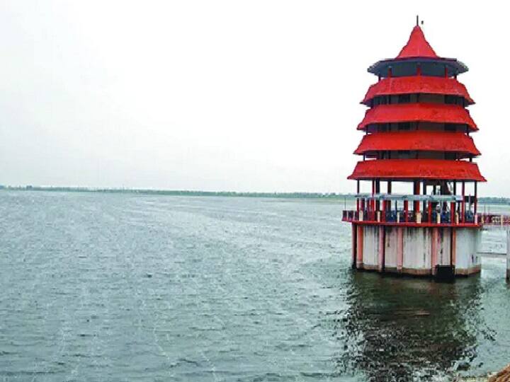 Chennai rains: Water outflow from Chembarambakkam, Puzhal reservoirs increased Chennai Rains: வெளுக்கும் கனமழை -  செம்பரம்பாக்கம் ஏரியில் இருந்து நீர் திறப்பு!!