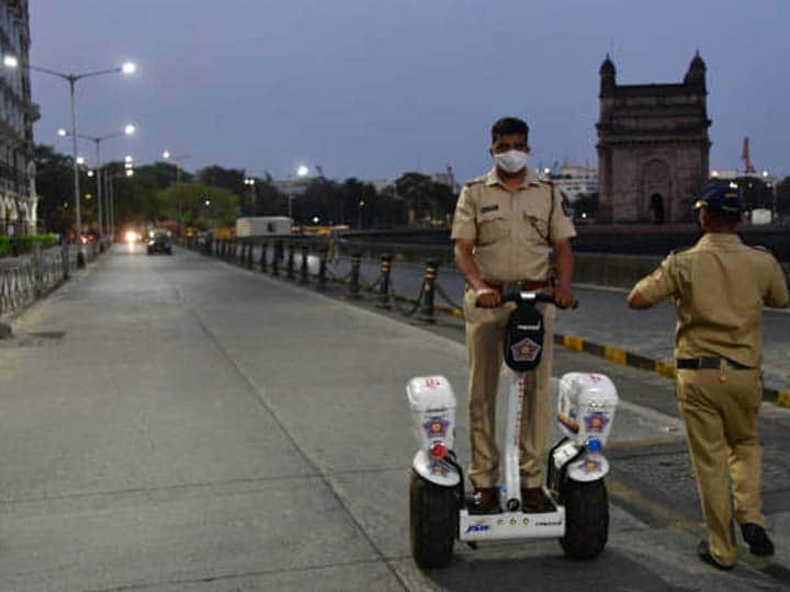 Central intelligence issues high alert in Mumbai on December 31 केंद्रीय गुप्तचर यंत्रणेकडून 31 डिसेंबरला मुंबईत  हायअलर्ट जारी, पोलिसांच्या सुट्ट्याही रद्द
