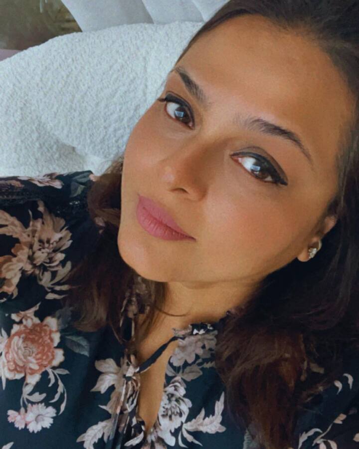 8 जानेवारीला शिल्पाने एबीपी न्यूजला माहिती दिली होती. तिनं सांगितलं होते की, 'मी दुबईमध्ये  सिनोफार्म (Sinopharm)नावाची लस घेतली आहे. माझी प्रकृती व्यवस्थित आहे. 27 जानेवारीला मी दुसरा डोस घेणार आहे. '