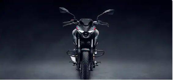 TVS Raider 125 : TVS ਨੇ ਕੁਝ ਵੱਖ-ਵੱਖ 2 ਪਹੀਆ ਵਾਹਨ ਲਾਂਚ ਕੀਤੇ ਹਨ। ਅਜਿਹਾ ਹੀ ਇੱਕ ਉਤਪਾਦ ਹੈ TVS Raider 125। ਇਹ ਮਾਰਕੀਟ ਵਿੱਚ ਸਭ ਤੋਂ ਵੱਧ ਵਿਸ਼ੇਸ਼ਤਾਵਾਂ ਨਾਲ ਭਰਪੂਰ 125cc ਮੋਟਰਸਾਈਕਲਾਂ ਵਿੱਚੋਂ ਇੱਕ ਹੈ। ਨਵਾਂ ਰੇਡਰ 125 124.8cc, ਸਿੰਗਲ-ਸਿਲੰਡਰ, ਤਿੰਨ-ਵਾਲਵ, ਏਅਰ-ਐਂਡ-ਆਇਲ ਕੂਲਡ ਇੰਜਣ ਨਾਲ ਆਉਂਦਾ ਹੈ।