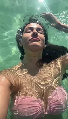 Disha Patani: బికినీలో దిశా పటానీ హాట్ హాట్ స్టిల్స్!