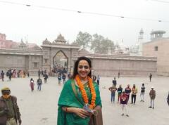 Kashi Film Festival: काशी विश्वनाथ धाम में दर्शन करने पहुंचीं Hema Malini, सामने आई हैं ये खूबसूरत तस्वीरें