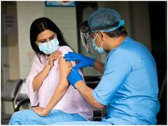 Corona Vaccination: ओमिक्रोन के खतरे के बीच देश में तेजी से चल रहा कोरोना टीकाकरण अभियान, 143.75 करोड़ से ज्यादा लगी वैक्सीन डोज