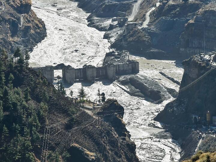 उत्तराखंड के जोशीमठ में एक ग्लेशियर टूट गया था, जिससे चमोली जिले की धौली गंगा नदी में सैलाब आया था.