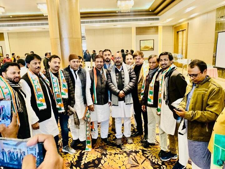 Kanpur leaders leave Samajwadi Party to join Congress ahead of UP polls, AJay Kumar Lallu UP Election 2022: यूपी चुनाव से पहले सपा को लगा बड़ा झटका, कांग्रेस में शामिल हुए ये नेता