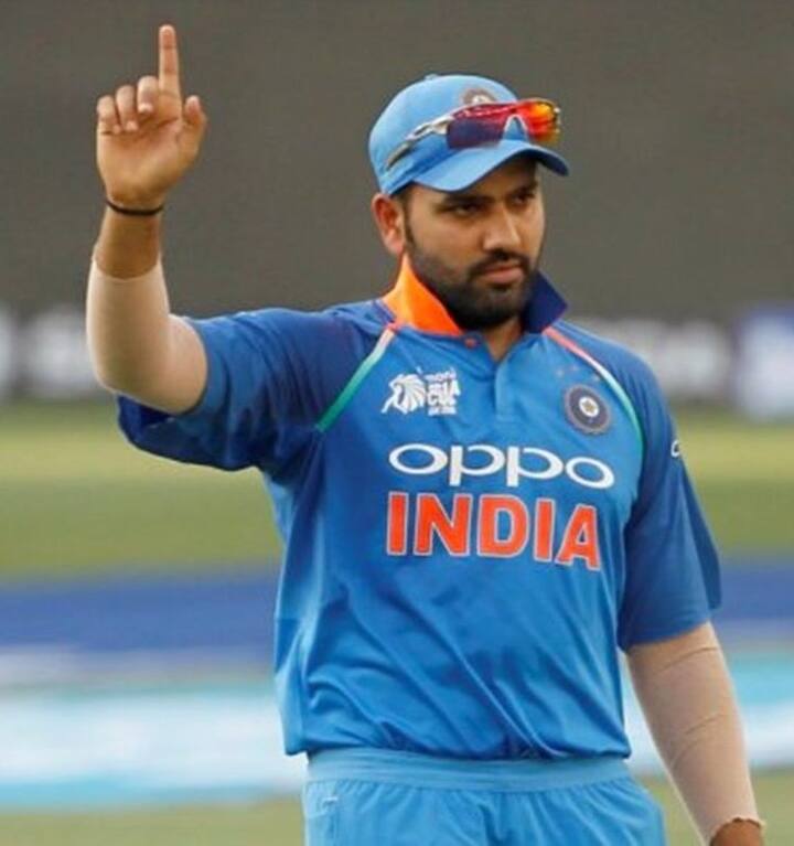 રોહિત શર્મા, વનડે-ટી20 કેપ્ટન, ટીમ ઇન્ડિયા- હિટમેન તરીકે ઓળખાતા રોહિત શર્માને ટીમ ઇન્ડિયાનો નવો વનડે અને ટી20 કેપ્ટન બનાવવામાં આવ્યો છે. આ પહેલા વિરાટ ત્રણેય ફોર્મેટમાં કેપ્ટનશીપ કરતો હતો.