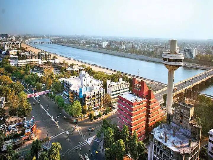 Gujarat hotel and restaurant write latter to Gujarat govt and request regarding night curfew ગુજરાતમાં કોરોના નિયંત્રણો કડક થવાના અહેવાલો વચ્ચે  વેપારીઓમાં ફફડાટ, શું કરી માંગણી?