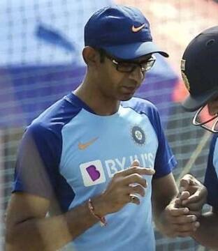 નીતિન પટેલ, ફિઝીયો, ટીમ ઇન્ડિયા- નીતિન પટેલને નવી ટીમમાં ફિઝીયોની કામગીરી માટે ફરી એકવાર પસંદ કરવામાં આવ્યા, નીતિન પટેલ અગાઉ પણ ટીમ ઇન્ડિયાના ફિઝીયો રહી ચૂક્યા છે.