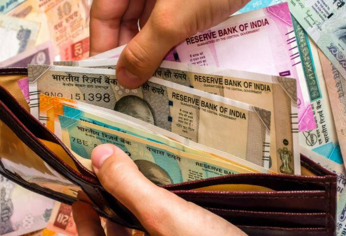Rules are changing from the new year will have a direct impact on your pocket  1 જાન્યુઆરીથી બદલાશે ઘણા મોટા નિયમો! જેની સીધી અસર તમારા ખિસ્સા પર પડશે, જાણો