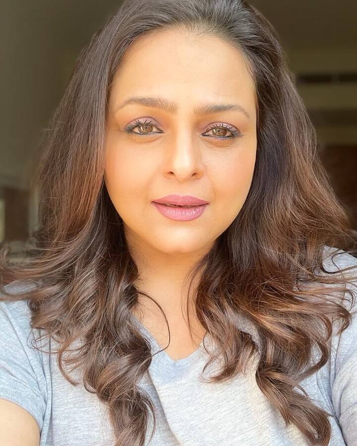 शिल्पा ही दुबईमध्ये राहते. 2000 मध्ये तिनं अप्रेश रंजीतसोबत लग्नगाठ बांधली. दुबईमध्ये शिल्पाने लसीचे दोन डोस देखील घेतले होते.