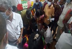 பாமக கூட்டத்தில் மயங்கி விழுந்த பெண்: சிகிச்சை செலவை ஏற்றார் அன்புமணி!