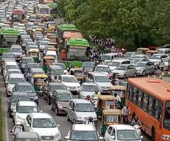Delhi Traffic Rules: दिल्ली में नए साल पर बदल गया है ट्रैफिक रुट, घर से निकलने का प्लान है ये जान लें, नहीं तो झेलनी पड़ेगी परेशानी