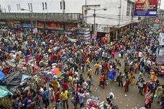 Corona Update : উদ্বেগ বাড়িয়ে বাড়ছে করোনা সংক্রমণ, তারপরেও পাল্টায়নি অসচেতনতার ছবি। Bangla News