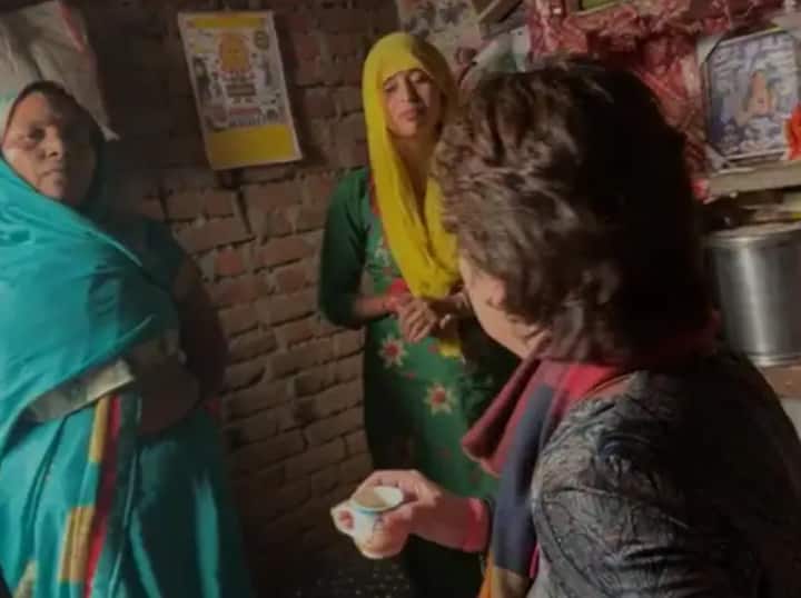 ਕਾਂਗਰਸ ਨੇ ਪ੍ਰਿਅੰਕਾ ਗਾਂਧੀ ਦੀ ਤਸਵੀਰ ਨਾਲ ਟਵੀਟ ਕਰਕੇ ਮੌਜੂਦਾ ਸੂਬਾ ਸਰਕਾਰ 'ਤੇ ਹਮਲਾ ਬੋਲਿਆ ਹੈ। ਕਾਂਗਰਸ ਨੇ ਟਵੀਟ ਕਰਕੇ ਕਿਹਾ ਕਿ ਇਹ ਤਸਵੀਰ ਨਹੀਂ ਸਗੋਂ ਇੱਕ ਉਮੀਦ ਹੈ- ਨਿਆਂ ਦੀ, ਬਦਲਾਅ ਦੀ। ਟਵੀਟ ਵਿੱਚ ਅੱਗੇ ਕਿਹਾ ਗਿਆ ਹੈ ਕਿ ਉੱਤਰ ਪ੍ਰਦੇਸ਼ ਇੱਕ ਬੇਇਨਸਾਫ਼ੀ ਸਰਕਾਰ ਦੇ ਹਮਲੇ ਦਾ ਸਾਹਮਣਾ ਕਰ ਰਿਹਾ ਹੈ, ਲੋਕਾਂ ਦੇ ਅਧਿਕਾਰਾਂ ਨੂੰ ਲਤਾੜਿਆ ਜਾ ਰਿਹਾ ਹੈ; ਅਸੀਂ ਉੱਤਰ ਪ੍ਰਦੇਸ਼ ਦੇ ਲੋਕਾਂ ਲਈ ਇਨਸਾਫ਼ ਲਈ ਲੜਾਂਗੇ।