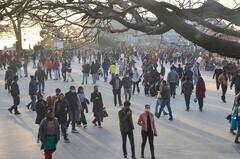 Corona की सुनामी के बीच हिल स्टेशन्स पर उमड़ी भीड़, New Year Eve 2022 पर जश्न के लिए जोखिम में डाल रहे पर्यटक
