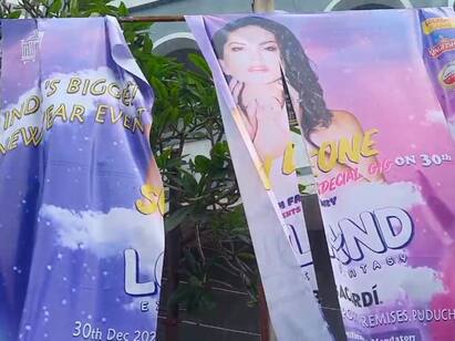 Bharathidasans birthplace porn show? - Tamilkalam protesting against Sunny Leone show பாரதிதாசன் பிறந்த மண்ணில் ஆபாச நிகழ்ச்சியா? - சன்னி லியோன் நிகழ்ச்சிக்கு எதிர்ப்பு தெரிவித்து போராட்டம்