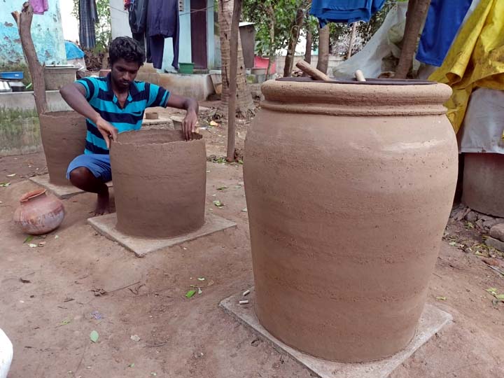 களிமண் எடுக்க தமிழக அரசு தடை - தஞ்சையில் தந்தூரி அடுப்பு தொழில் கடும் பாதிப்பு