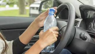 ਪਾਣੀ ਦੀ ਬੋਤਲ ਕਾਰਨ ਵਾਪਰਿਆ ਕਾਰ ਹਾਦਸਾ : ਨੋਇਡਾ 'ਚ ਹਾਦਸੇ ਦੌਰਾਨ ਇੰਜੀਨੀਅਰ ਦੀ ਹੋਈ ਮੌਤ