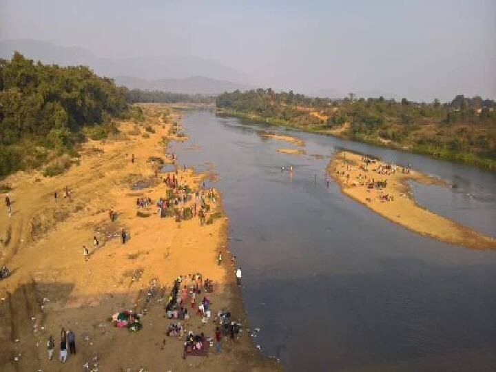 Happy New Year 2022 swarnarekha river origin point attracting tourists for new year celebration in Jharkhand  Happy New Year 2022: नए साल का जश्न मनाने झारखंड के इस स्थान पर खिंचे चले आते हैं लोग, यहां नदी में बहता है सोना