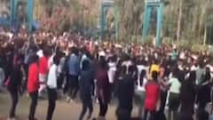 વલસાડઃ વધતા કોરોના સંક્રમણ વચ્ચે ABVPએ કર્યો તમાશો, જુઓ ગુજરાતી ન્યૂઝ