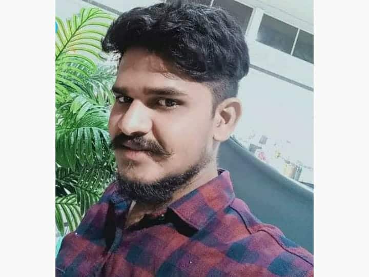 Karur: A youth drowned after taking a slippery tree into the river near Kulithalai குளித்தலை அருகே வழுக்கு மரத்தை ஆற்றில் எடுத்து சென்ற இளைஞர் நீரில் மூழ்கி உயிரிழப்பு