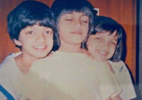 Celebs Childhood Photo: इस तस्वीर में छुपी है बॉलीवुड की टॉप एक्ट्रेस, खूबसूरती और अदाओं पर फिदा हैं करोड़ों फैंस Celebs Childhood Photo: इस तस्वीर में छुपी है बॉलीवुड की टॉप एक्ट्रेस, खूबसूरती और अदाओं पर फिदा हैं करोड़ों फैंस