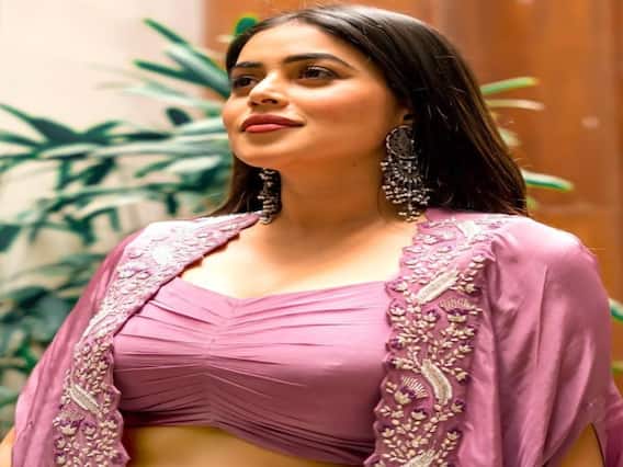 Poorna Photos: బొద్దుగా కనిపిస్తున్నా ముద్దుగానే ఉంది.. Poorna Photos: బొద్దుగా కనిపిస్తున్నా ముద్దుగానే ఉంది..