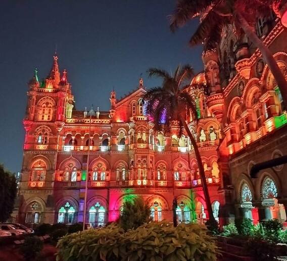 सीएसटी स्टेशनला विद्युत रोशणाई