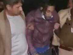 Bijnor News: पुलिसकर्मियों को पीटकर अधमरा करने वाले कुख्यात बदमाश मोटरसाइकिल से भाग रहे थे, पुलिस ने ऐसे अरेस्ट किया