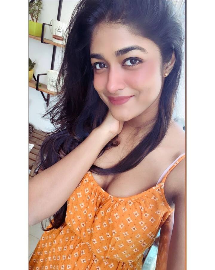 డింపుల్ హయతి హాట్ ఫోటోస్ -Image credit: DimpleHayathi/Instagram