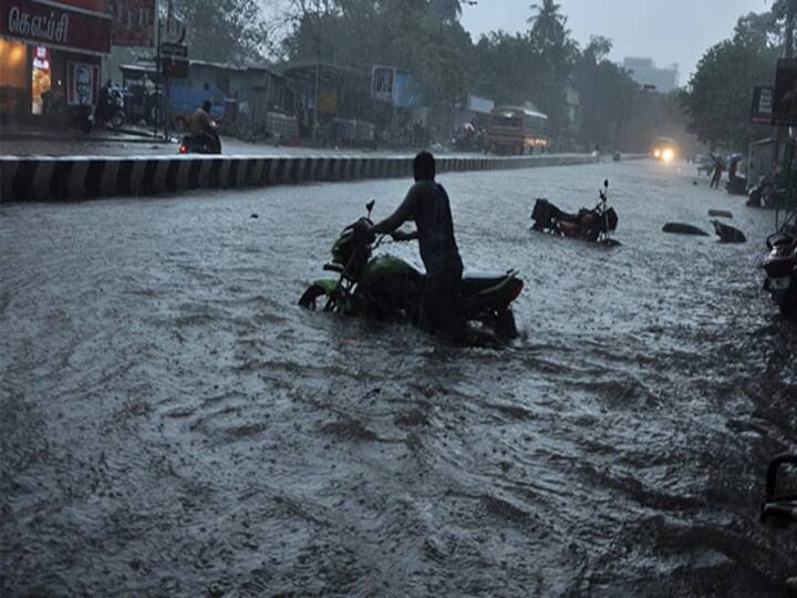 Tamil Nadu government has released an emergency control toll-free number heavy rain warning உங்கள் பகுதியில் கனமழை பாதிப்பா..? உதவி வேணுமா..? உடனே இந்த நம்பருக்கு கால் பண்ணுங்க!