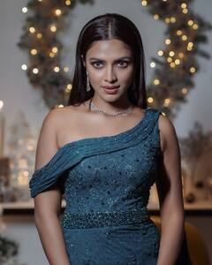 Amala Paul Latest Pics: “பறக்கையிலே... என்னை மறக்கையிலே...” - மதுவை ஆட்கொள்ளும் மாது... அமலாபாலின் அடாவடிகள்...!