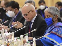 GST Council Meeting: नए साल में महंगे होंगे जूते और हवाई चप्पल, कपड़ों पर फ़िलहाल नहीं बढ़ेगा जीएसटी रेट