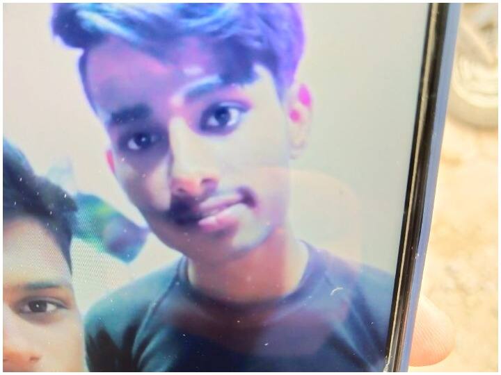 Indore News Youth committed suicide after depression ANN Indore News: इन्दौर में दो युवकों के प्यार पर परिजनों ने लगाया पहरा, एक ने उठाया घातक कदम