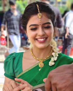 Amritha Aiyer Photos: క్యూట్ లుక్స్ తో కట్టిపడేస్తున్న కన్నడ సోయగం..