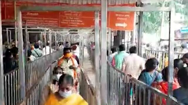 Shirdi Saibaba :पंढरपूर आणि शिर्डीत मोठी गर्दी,शिर्डीत आज दिवसभर साईबाबांचं मंदिर सुरु राहणार