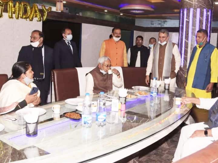 Bihar News: CM likes tea and bhunja, CM Nitish could not stop himself after seeing Baba ka Dhaba in samastipur ann Bihar News: मुख्यमंत्री को पसंद है चाय और भूंजा, ‘बाबा का ढाबा’ देख खुद को नहीं रोक पाए CM नीतीश, सामने आई तस्वीर