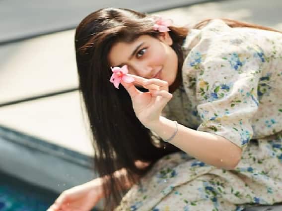 Actress sai pallavi | மை டியர் ராணி… என் ட்ரீம்ல வா நீ.. சாய் பல்லவியின் அசத்தல் க்ளிக்ஸ்!! Actress sai pallavi | மை டியர் ராணி… என் ட்ரீம்ல வா நீ.. சாய் பல்லவியின் அசத்தல் க்ளிக்ஸ்!!