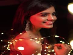 Amritha Aiyer Photos: క్యూట్ లుక్స్ తో కట్టిపడేస్తున్న కన్నడ సోయగం..