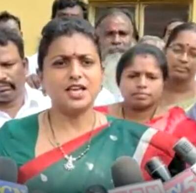 Nagari MLA Roja visits Tirumala temple and accuses Chandrababu naidu over Kuppam tour MLA Roja: అది చూసి చంద్రబాబు కళ్లు కిందికి జారిపోయాయ్, బాబుకు ఆ ఆలోచన వచ్చిందా? ఎమ్మెల్యే రోజా సెటైర్లు