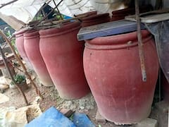 களிமண் எடுக்க தமிழக அரசு தடை - தஞ்சையில் தந்தூரி அடுப்பு தொழில் கடும் பாதிப்பு