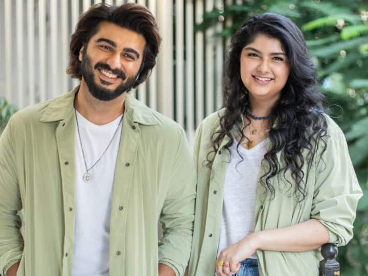 Arjun Kapoor Shares Priceless PIC From Childhood With Anshula As They Battle COVID-19, Pens Down Heartfelt Note Arjun Kapoor Shares Priceless PIC From Childhood With Anshula As They Battle COVID-19, Pens Down Heartfelt Note
