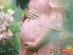 Ectopic Pregnancy वाली महिलाओं को होता है जान का खतरा, इन लक्षणों को नजरअंदाज करना पड़ सकता है भारी